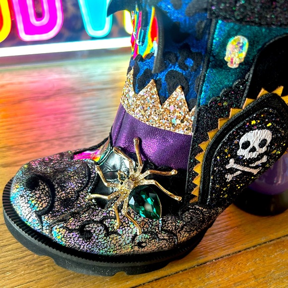Spooky boots 🔥 - Picture 2 of 3